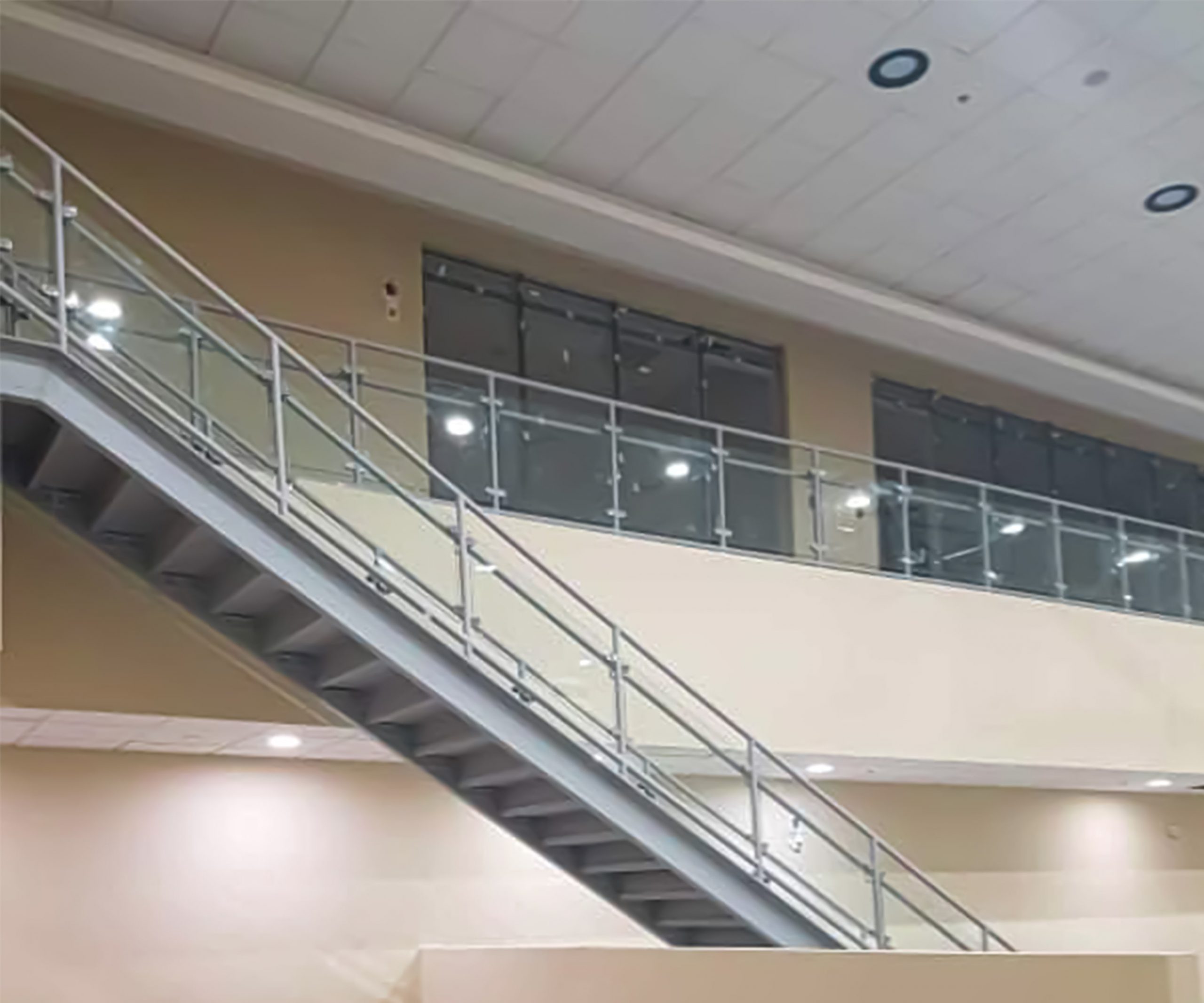 AICI – <h6>Steel Staircase with Railings & Glass Railings</h6>